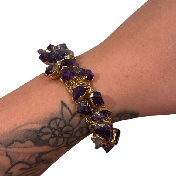 ✨ Raw Amethyst & Gold Tone Crystal Statement Cuff Bracelet ✨ - Picture 2 of 5
